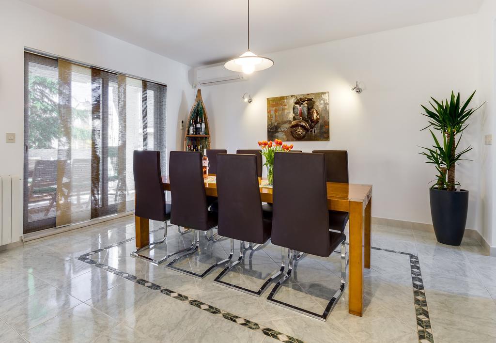 Villa Kuca Za Odmor Kuzmanic Kaštela Esterno foto
