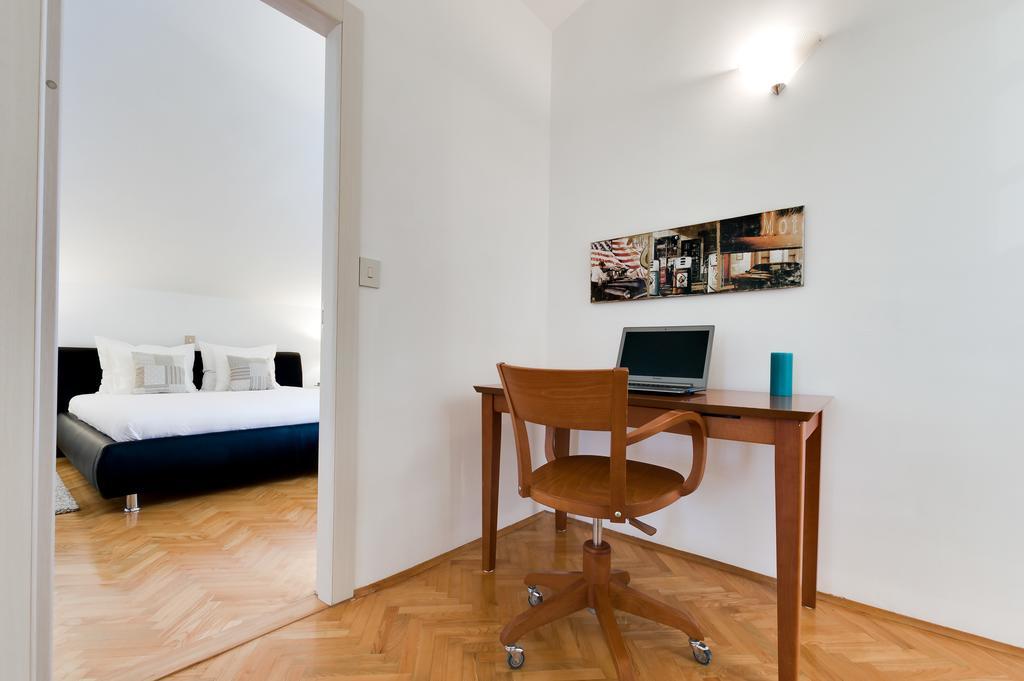 Villa Kuca Za Odmor Kuzmanic Kaštela Esterno foto