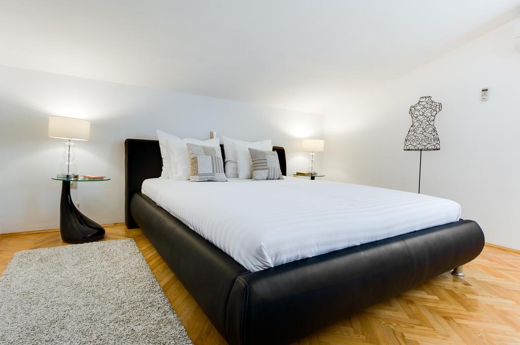 Villa Kuca Za Odmor Kuzmanic Kaštela Esterno foto