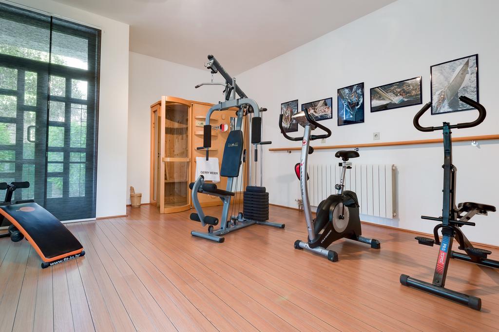 Villa Kuca Za Odmor Kuzmanic Kaštela Esterno foto