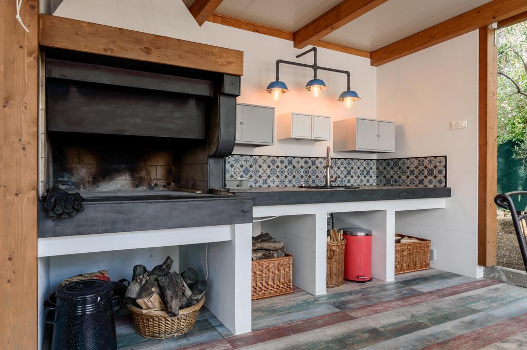 Villa Kuca Za Odmor Kuzmanic Kaštela Esterno foto