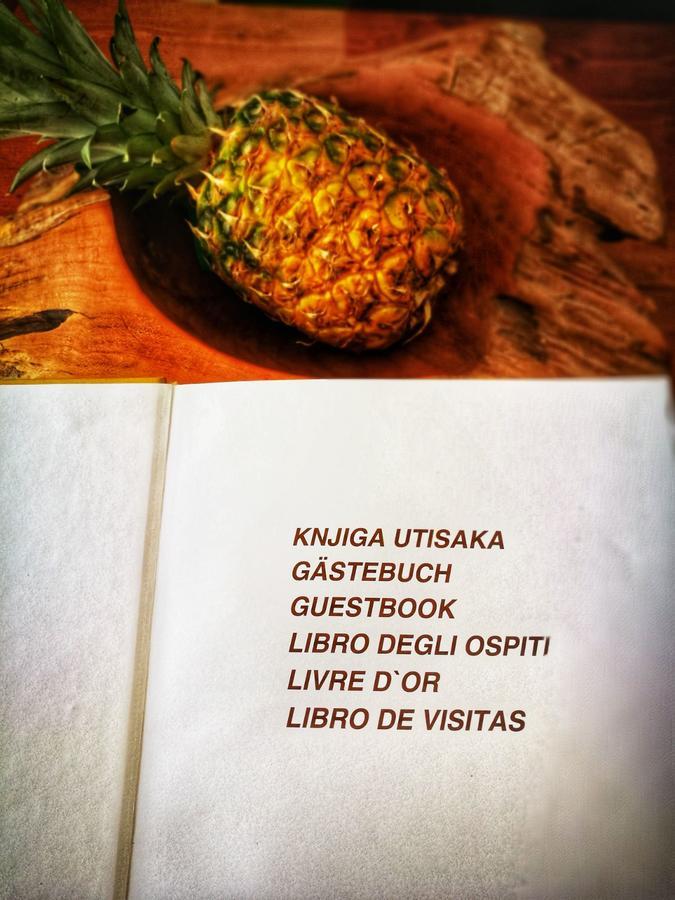 Villa Kuca Za Odmor Kuzmanic Kaštela Esterno foto